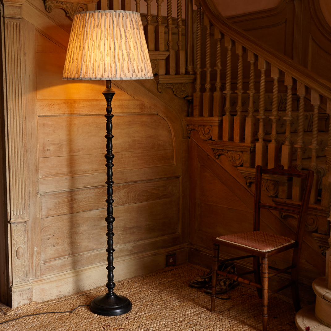 Eclipse floor lamp in Silvery black