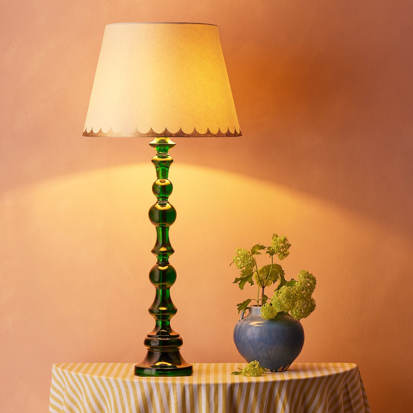 Bobboli table lamp in green resin
