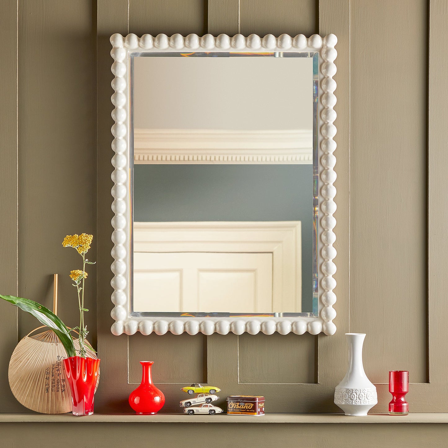 Charming Mirror in white