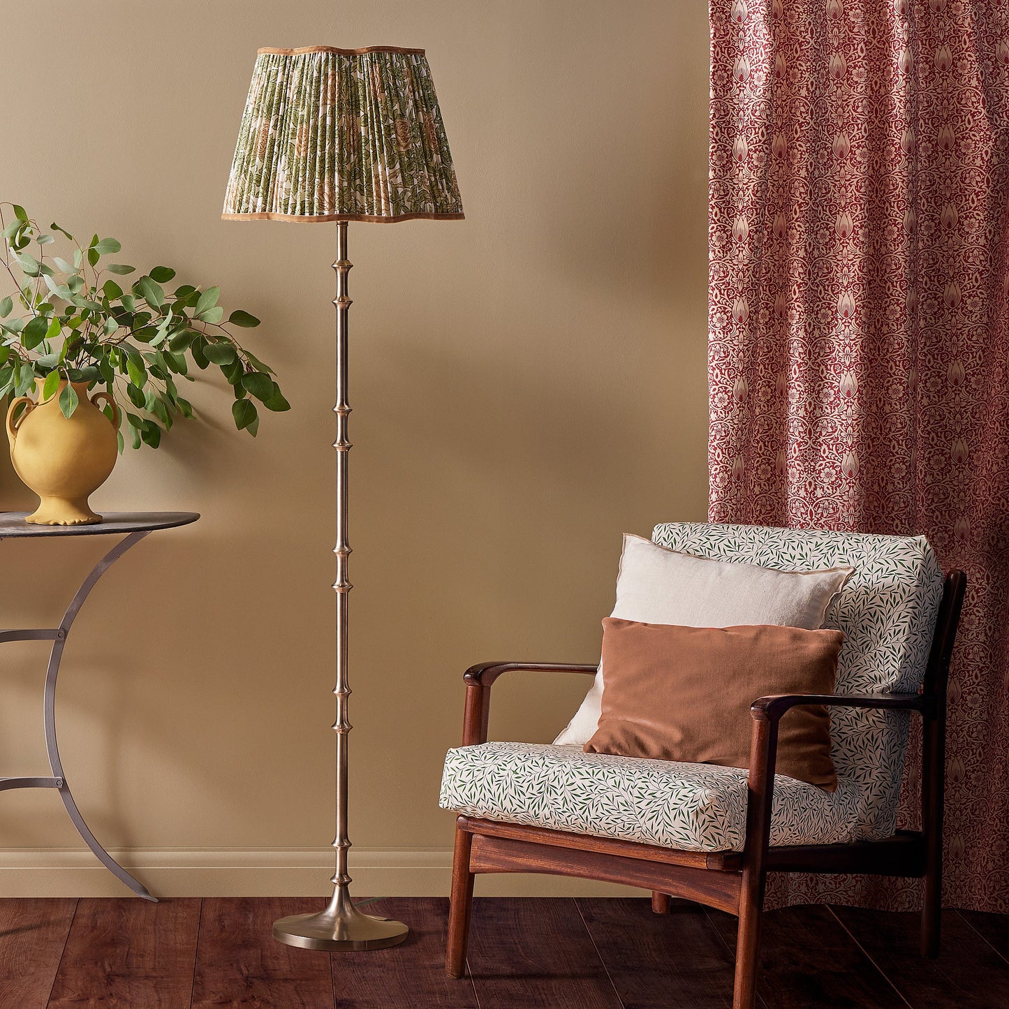 Pitigliano floor lamp in antique silver