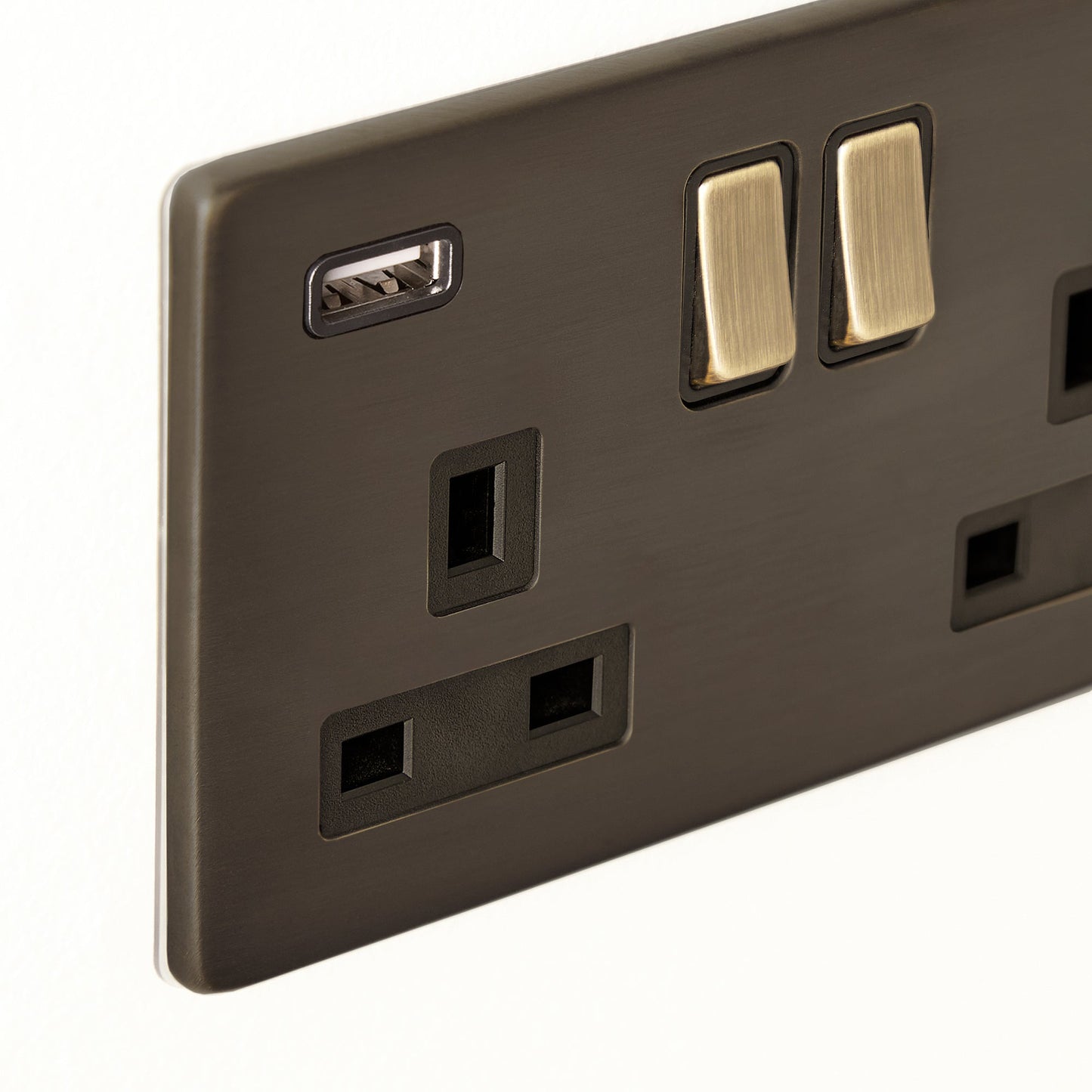 Two gang Florence switched SP socket with dual USB outlet in bronze
