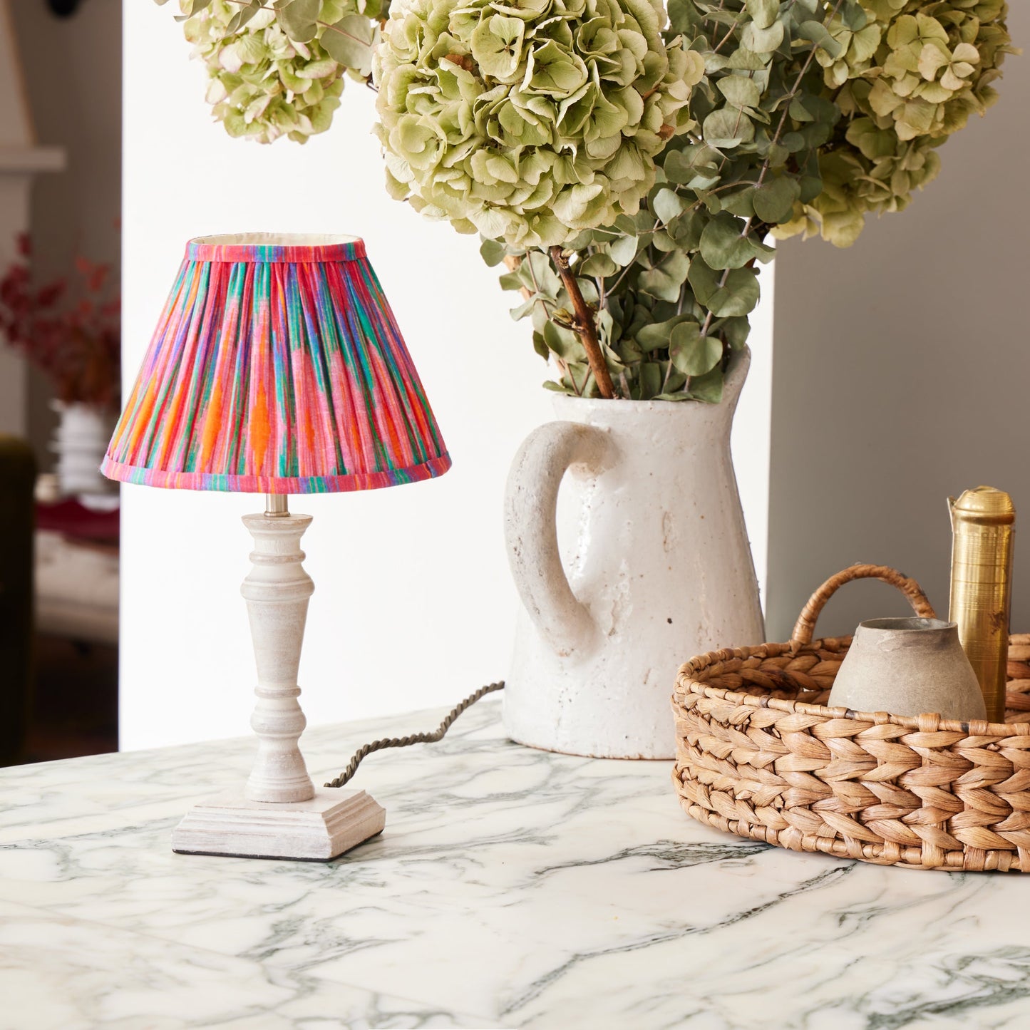 Fred table lamp in natural whitewash