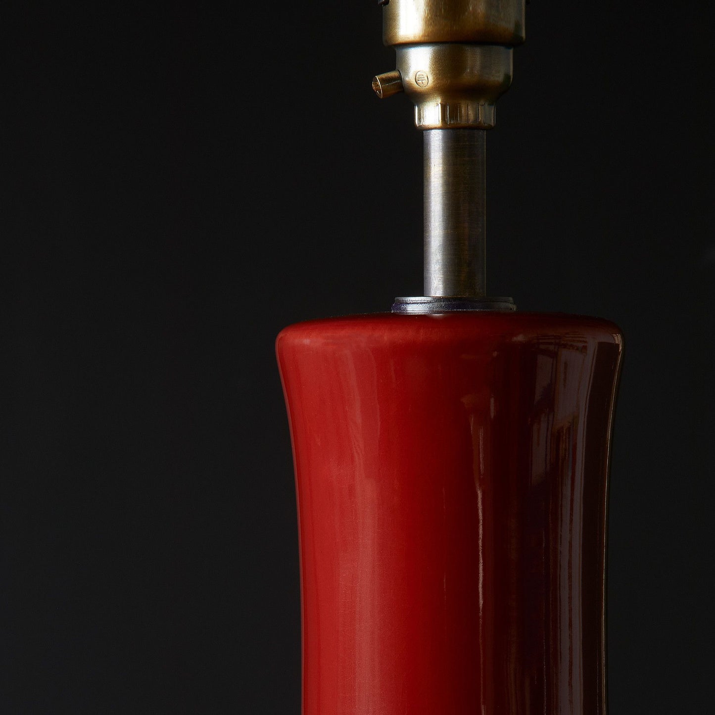 Nellie table lamp in an oxblood glaze