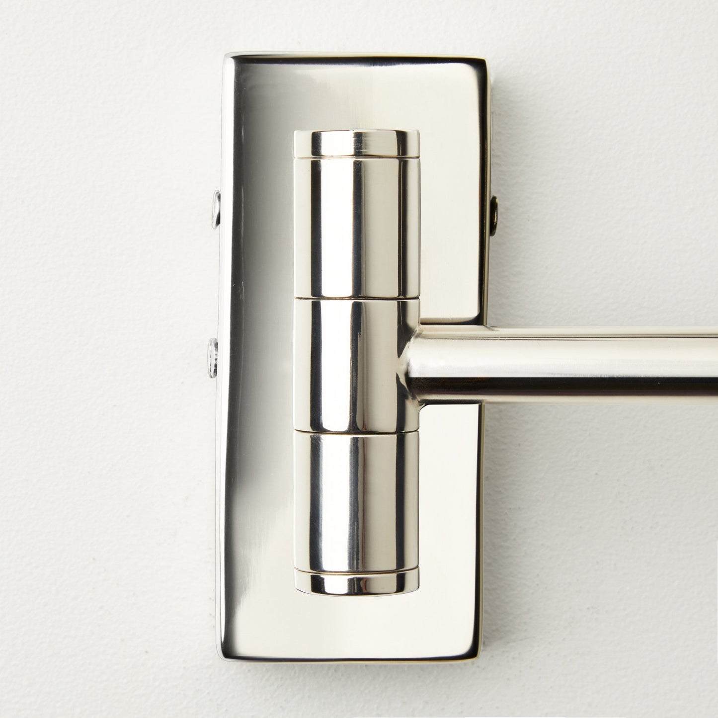 Lacey Wall fitting in chrome