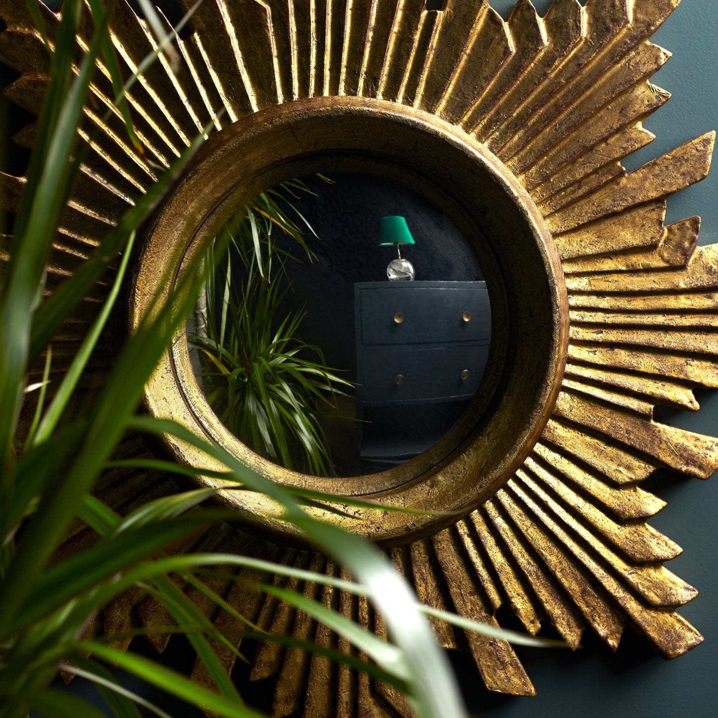 Ava mirror