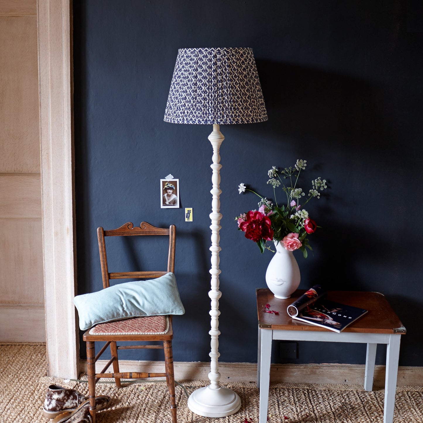 Eclipse floor lamp in Distressed white