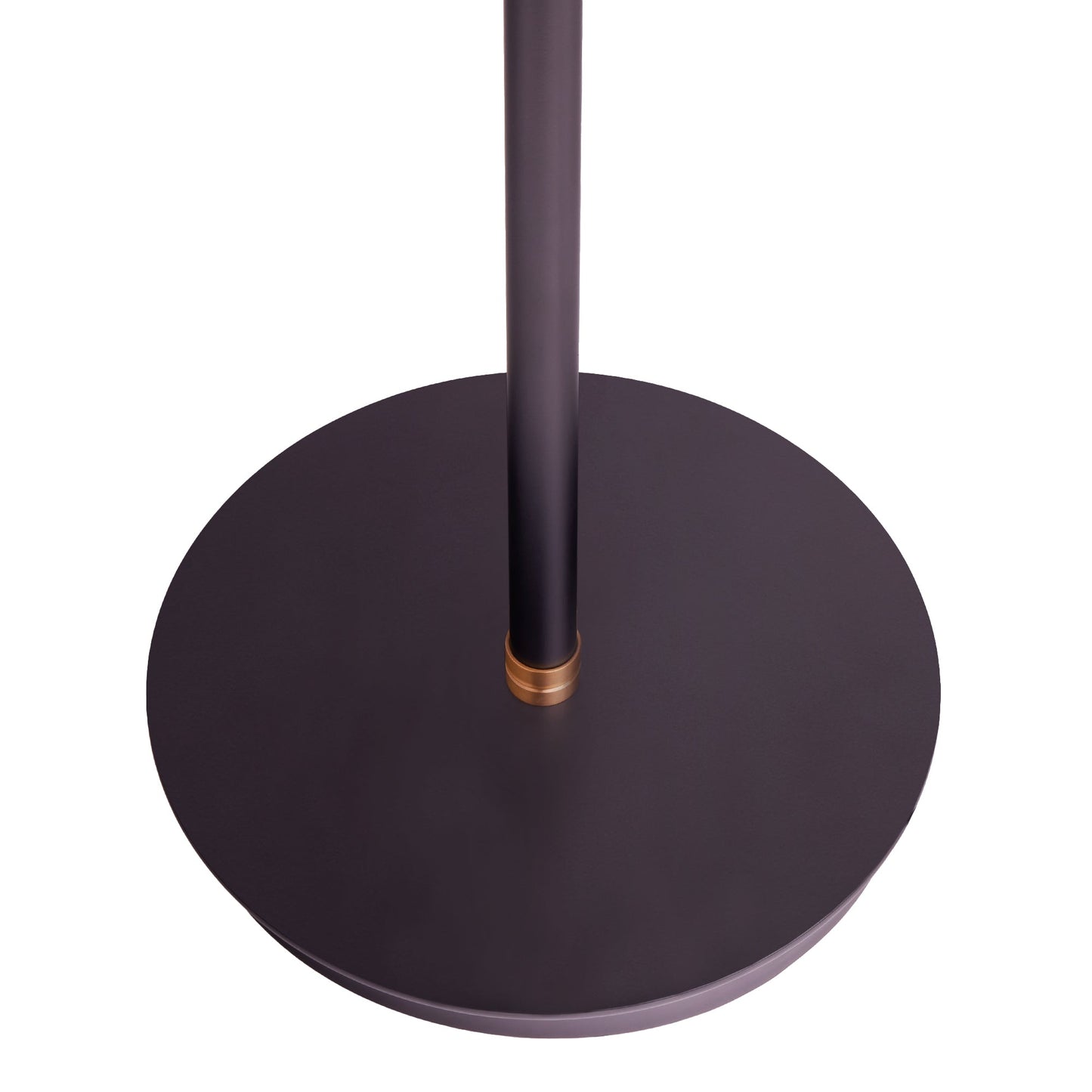 Mo floor lamp in brass with a black hood