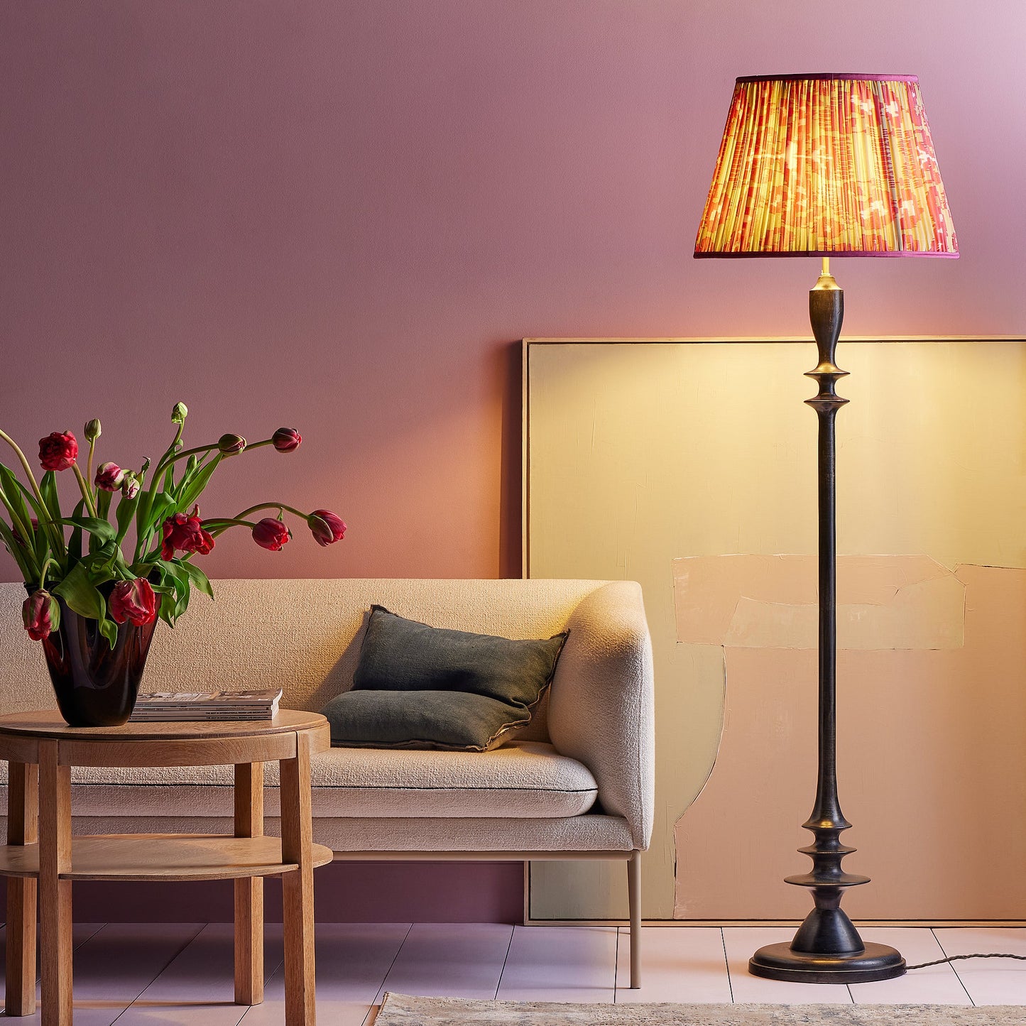 Moonshine floor lamp in silvery black