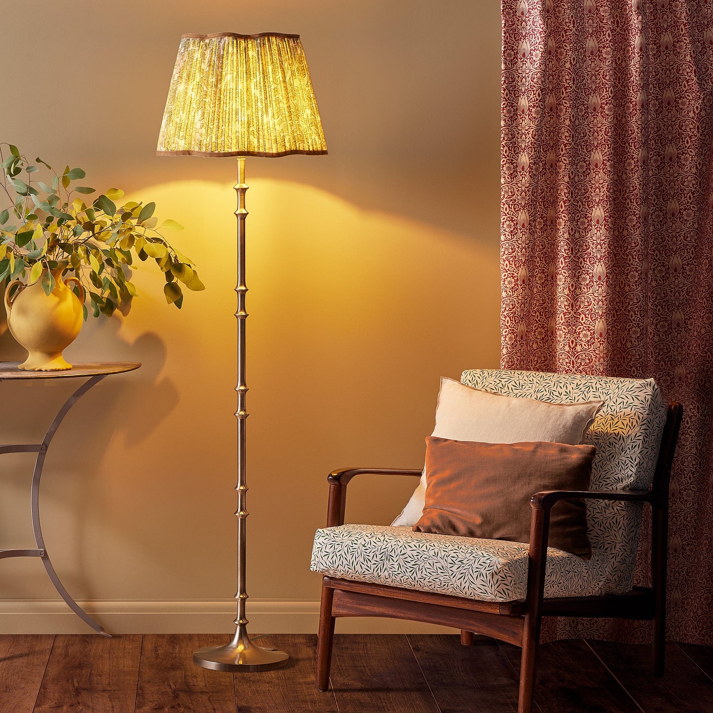 Pitigliano floor lamp in antique silver