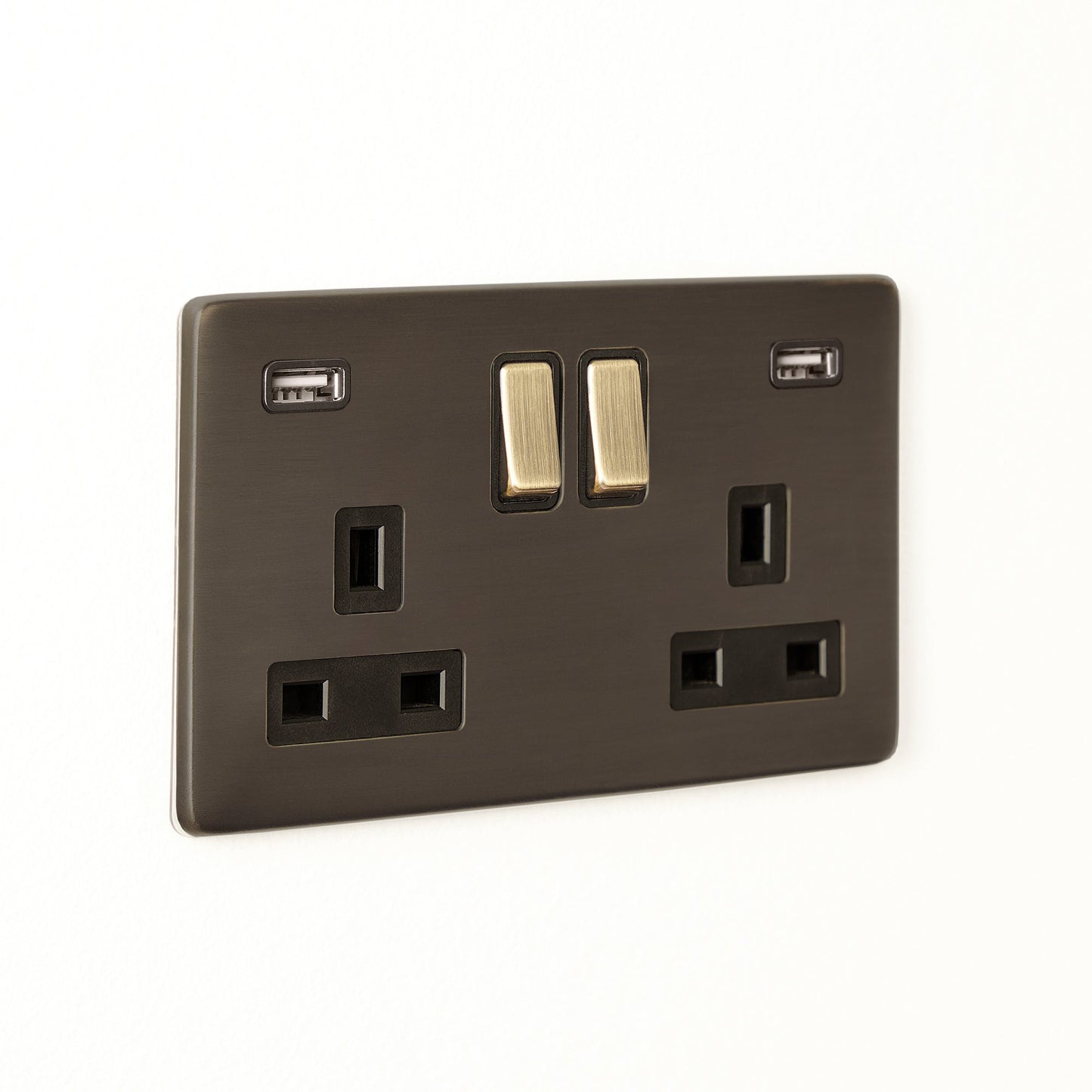 Two gang Florence switched SP socket with dual USB outlet in bronze