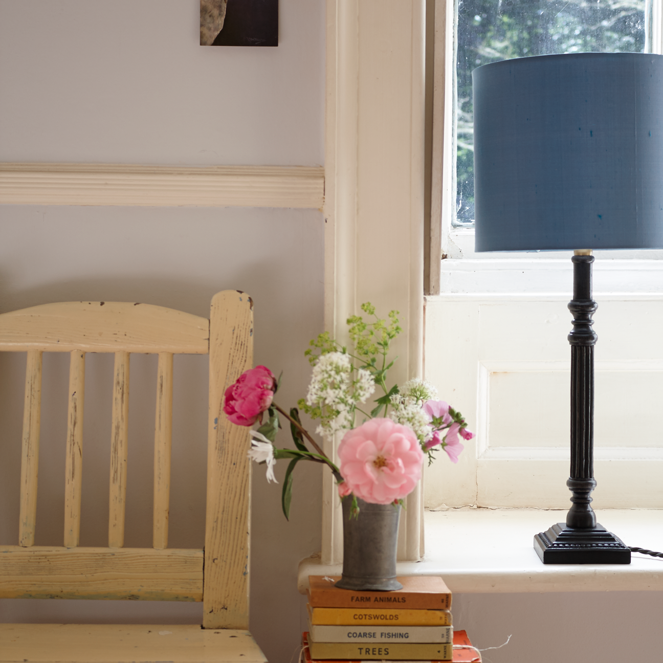 Hera table lamp in silvery black