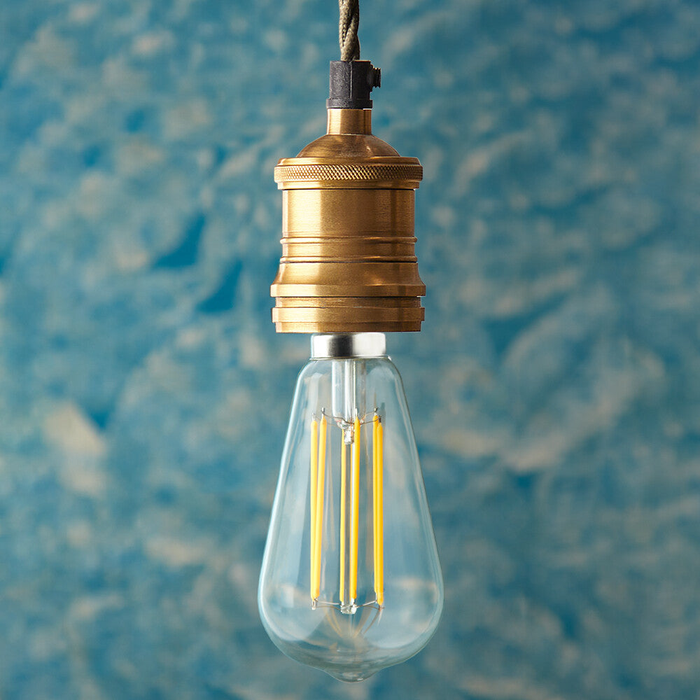 Large 8 watt LED filament bulb with E27 fitting