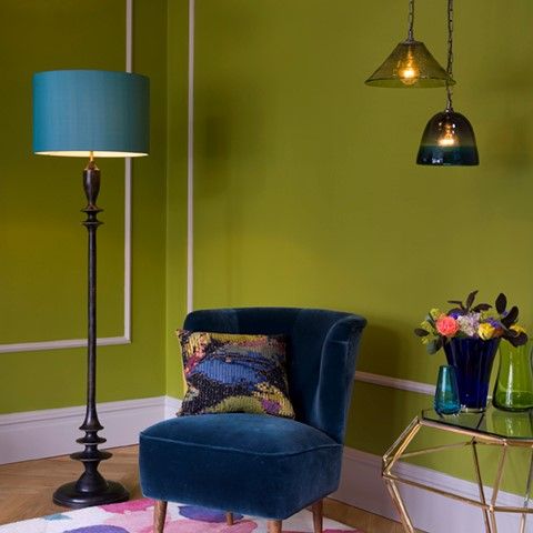 Moonshine floor lamp in silvery black