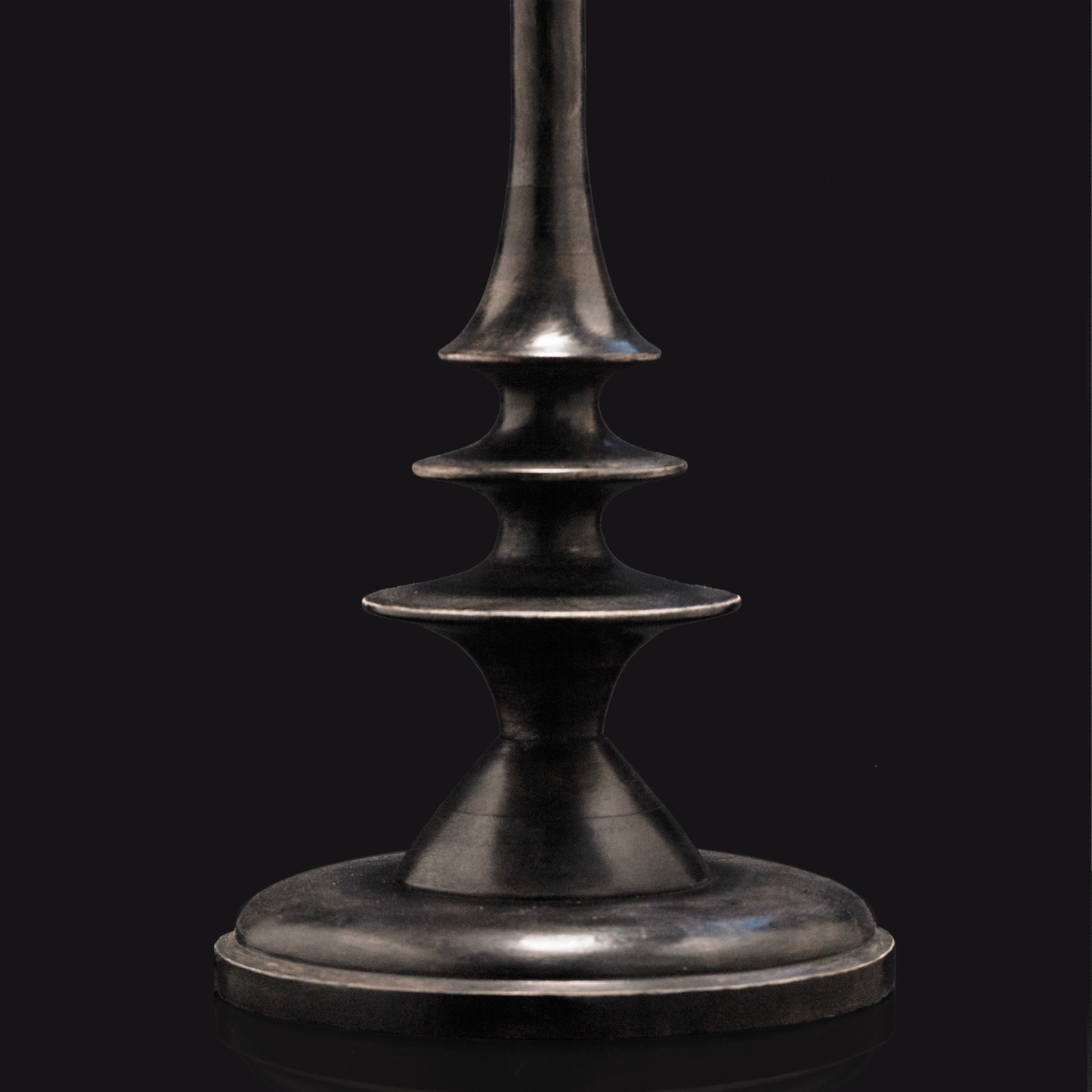 Moonshine floor lamp in silvery black