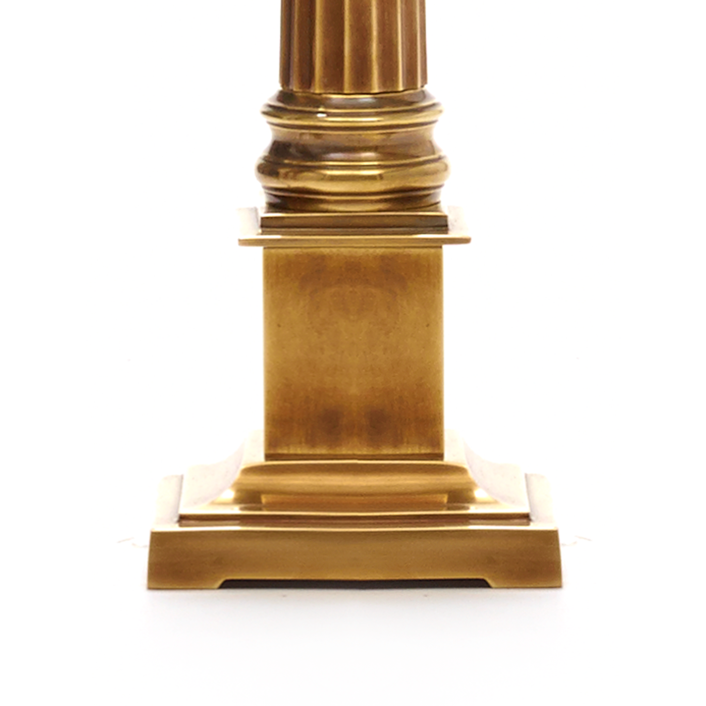 Admiral table lamp in antique brass