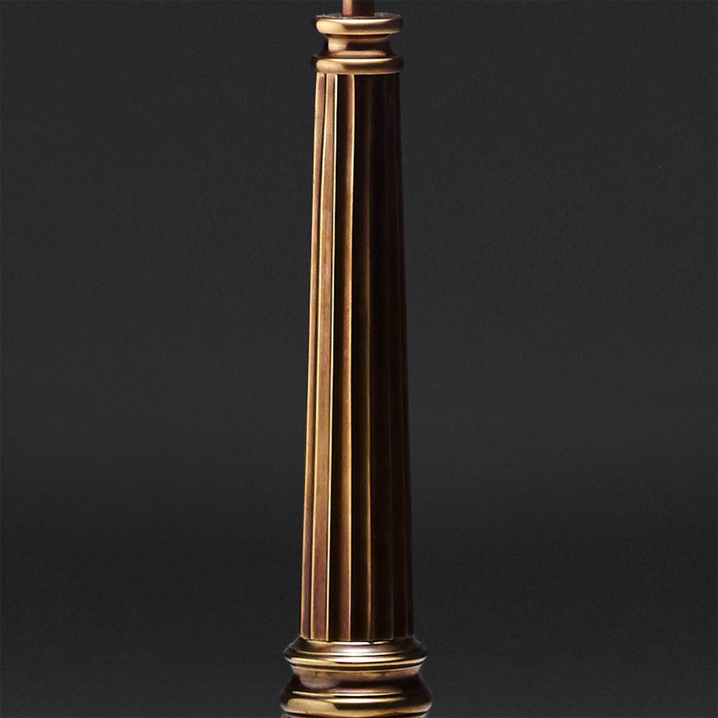 Admiral table lamp in antique brass