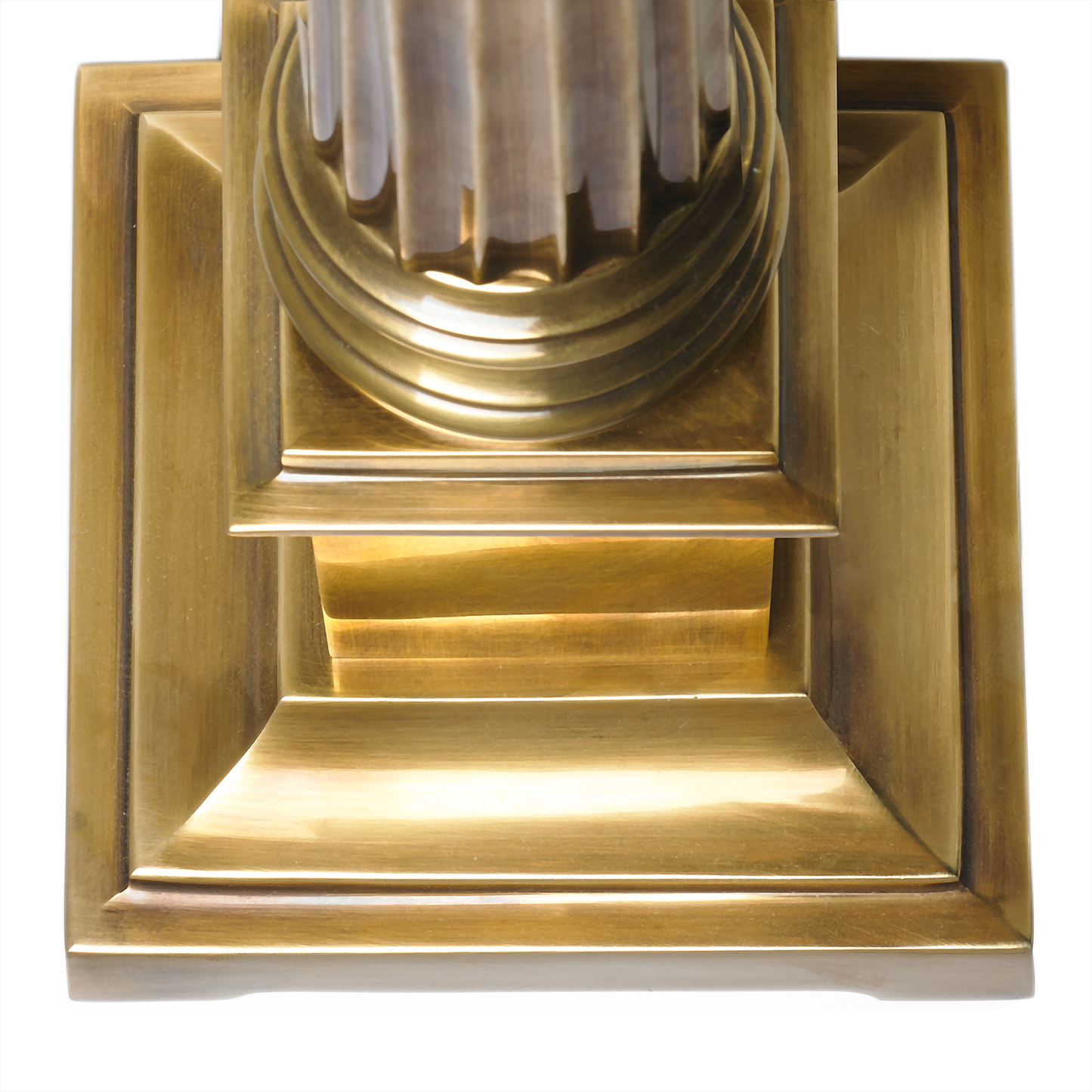 Admiral table lamp in antique brass