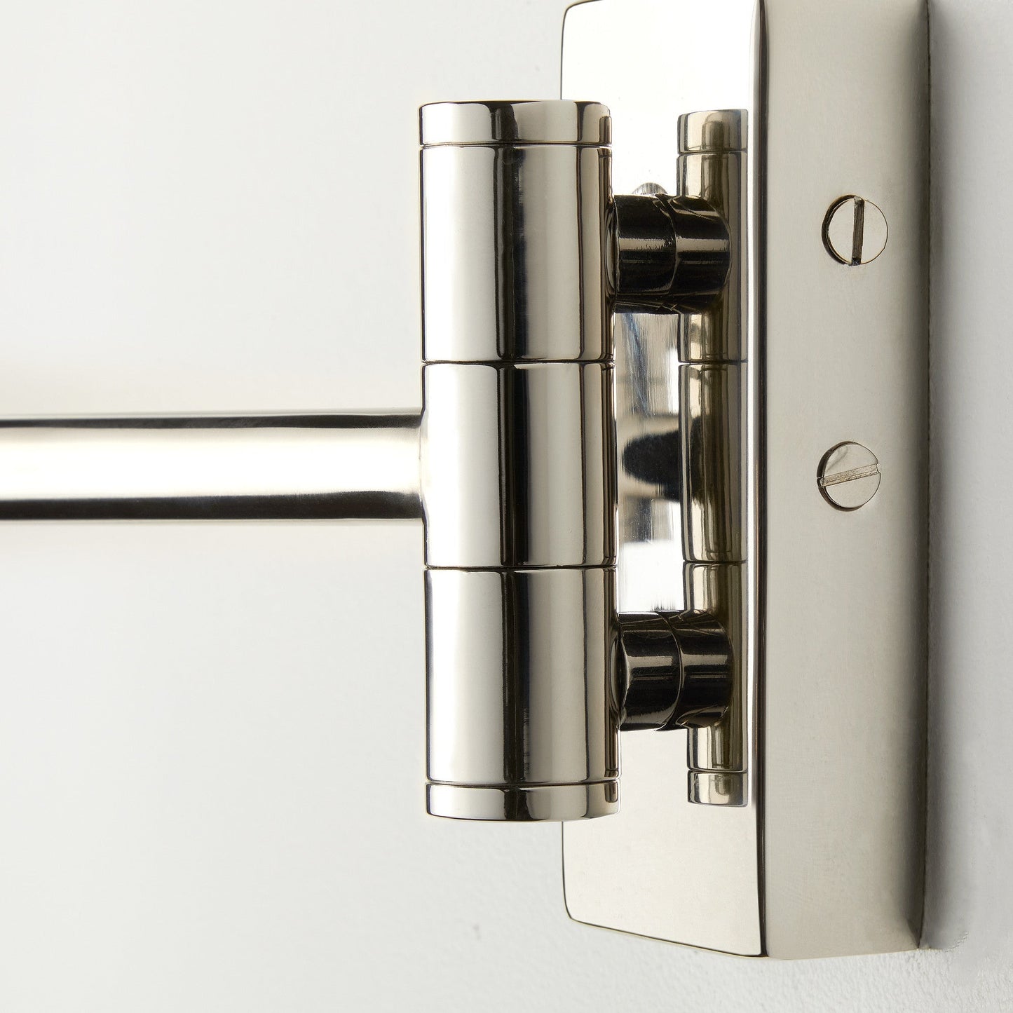 Lacey Wall fitting in chrome
