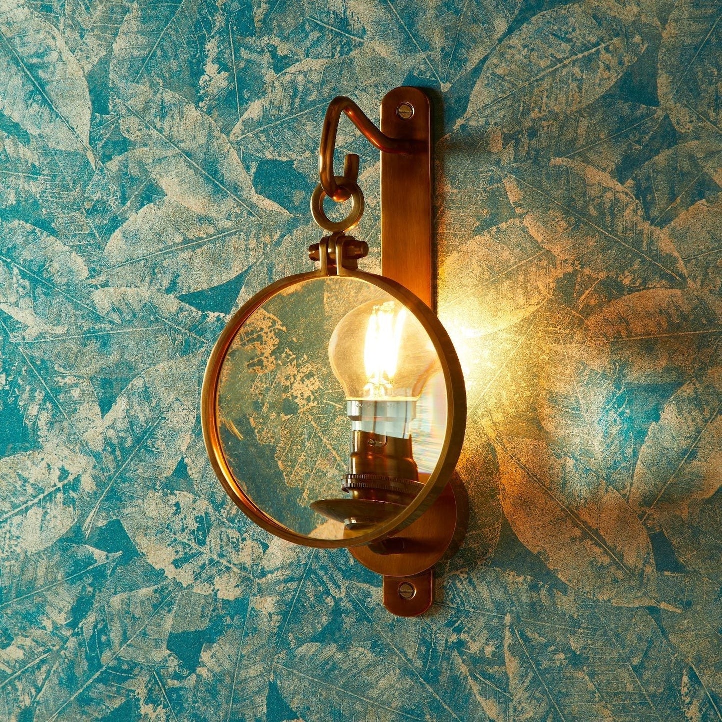 Clouseau wall light